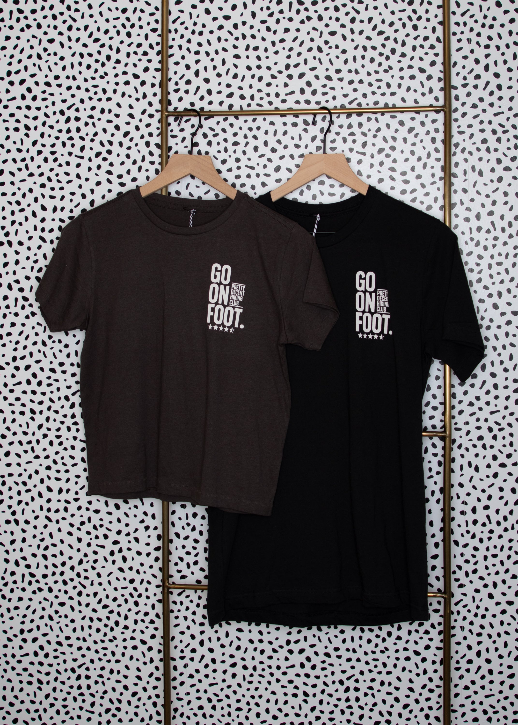 PDGoods Originals - PRETTY DECENT HIKING CLUB - Cropped High-Waisted TShirt
